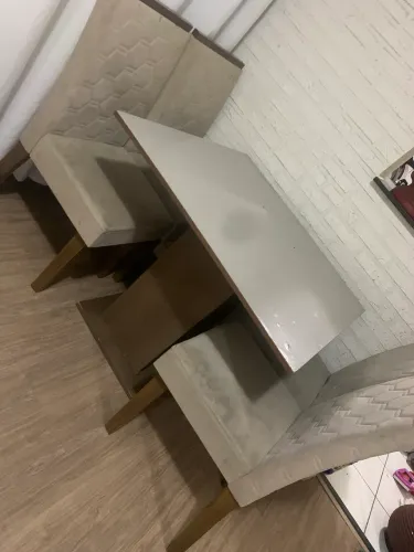 Mesa 4 cadeiras