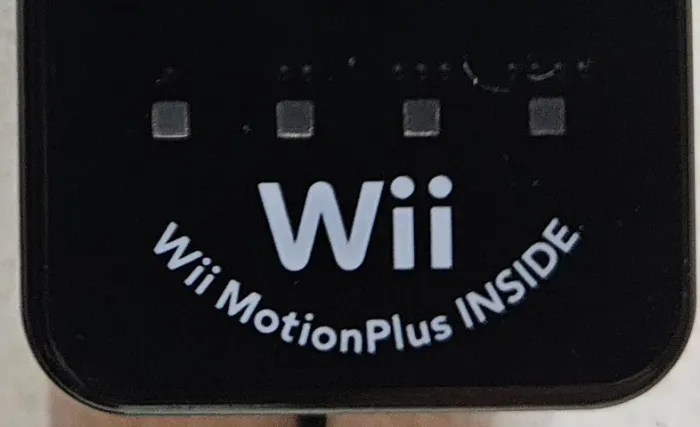 Controle Wii Remote com Wii Motion Plus Inside para Nintendo Wii - Preto