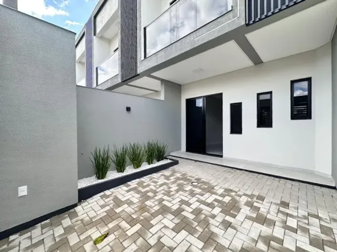 Lindo sobrado geminado no pereque em Porto Belo 2 suites