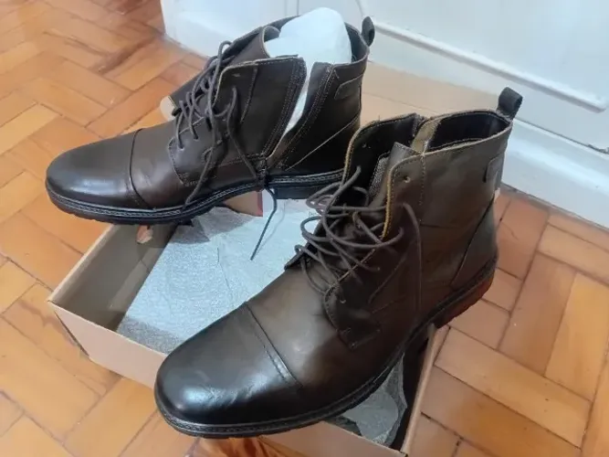 Bota Democrata Astro Garagem marrom cano médio modelo 301105002 tam 44 na caixa