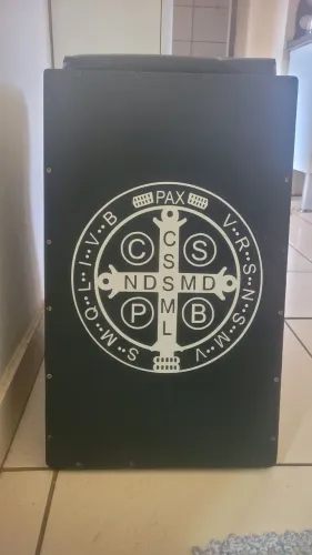Cajon Quilles Percussão personalizado cruz de São Bento