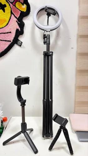 Kit com 3 tripés de celular para gravar vídeos