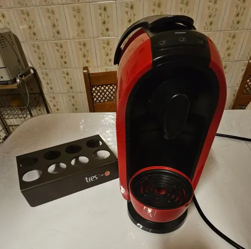 cafeteira de cápsula três corações mimo vermelha