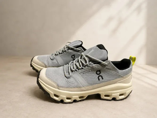 Tênis On Running Cloudrock Low Waterproof Feminino - Nº 37
