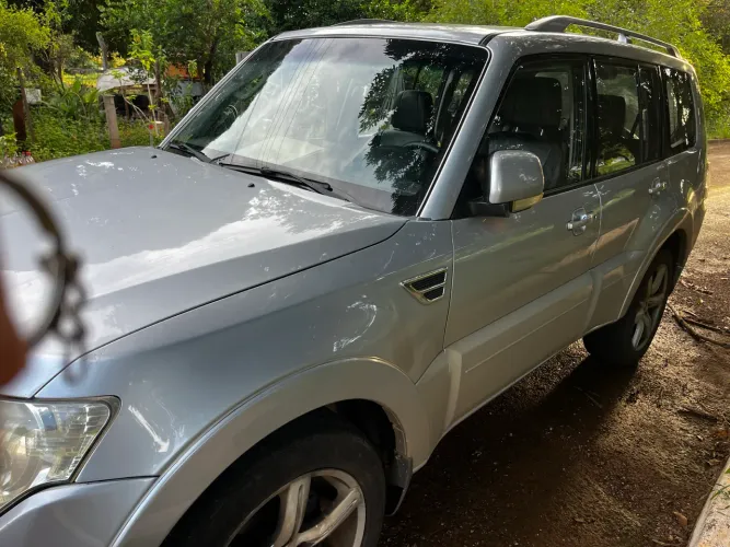 Mitsubishi Pajero HPE Full 3.2 4X4 T.i.dies. 5P AUT 2010