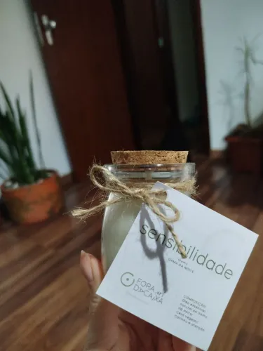 Vela artesanal natural "Dama da noite"