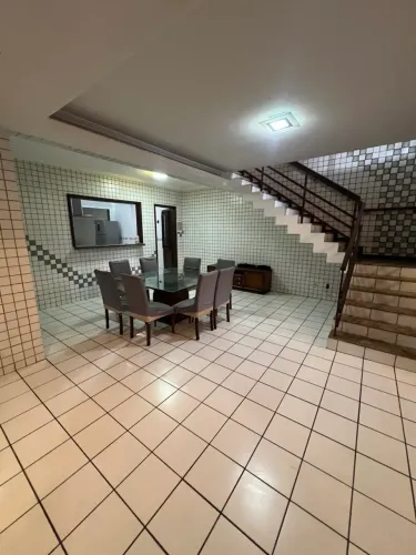 Imóvel para aluguel e venda possui 400 metros quadrados com 4 quartos