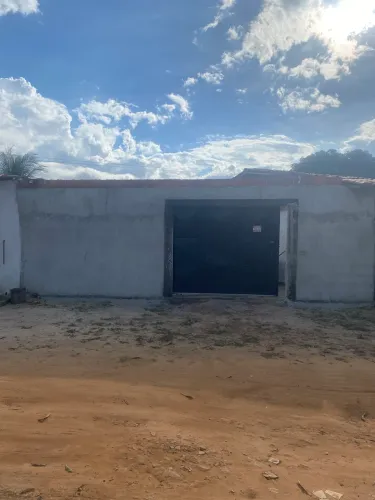 Casa à Venda em Aquiraz - com espaço amplo e ótima localização!