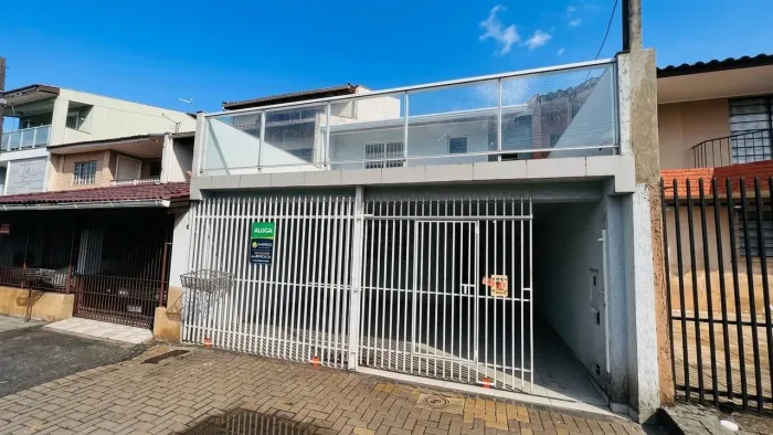 Sobrado com 3 quartos para alugar por R$ 3700.00, 146.34 m2 - BOQUEIRAO - CURITIBA/PR