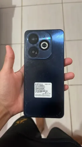 Vendo esse celular infinix