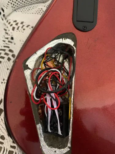 BAIXO STRINBERG 5 CORDAS E CAIXA PARA BASS