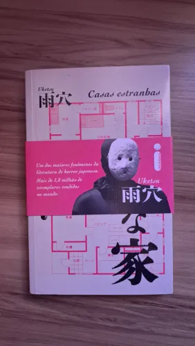 Livro Casas estranhas