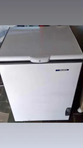 Freezer metal frio 110v 210 L