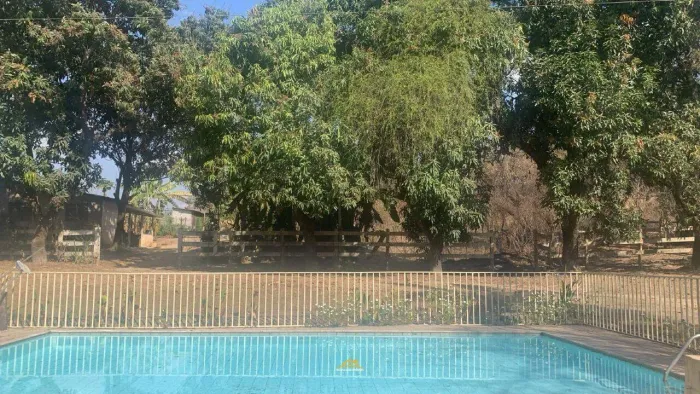 *Aluguel: R$ 4.000/mês - Casa com Piscina no Bairro Pingo d'Água