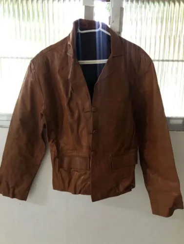 Vendo 2 jaquetas de couro origina 250 reais cada l.tamanho G