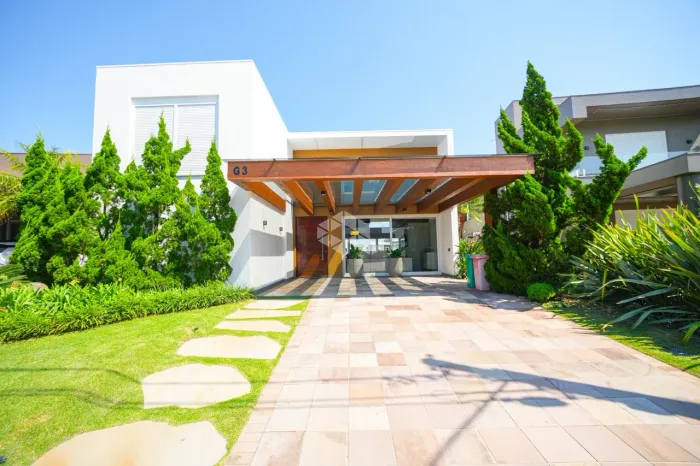 Sobrado 4 suítes, sendo uma com closet e hidromassagem e outra térrea, piscina aquecida be