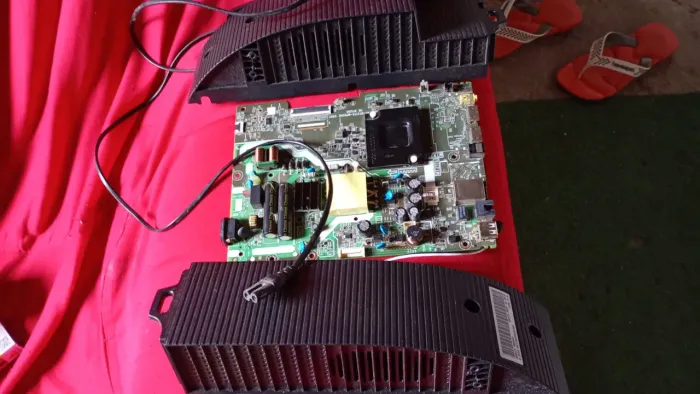 Placa duas caixinhas de som da TV CTL 43 polegadas novo pronto para usar