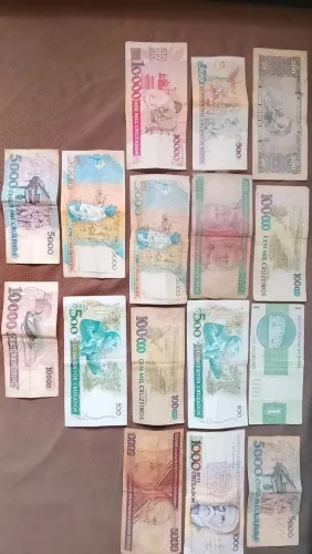 Vendo Essas Notas Relíquias Valor 180 Reais Né Tudo Tem Que Buscar Em Goianira.