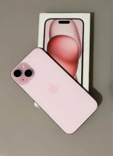 iPhone 15 128GB muito novo