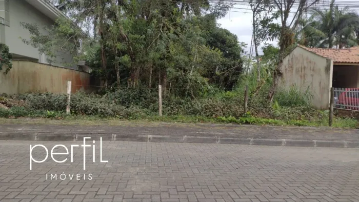 Terreno à venda no Glória em Joinville-SC com 450,00 m² de área! Imperdível oportunidade d