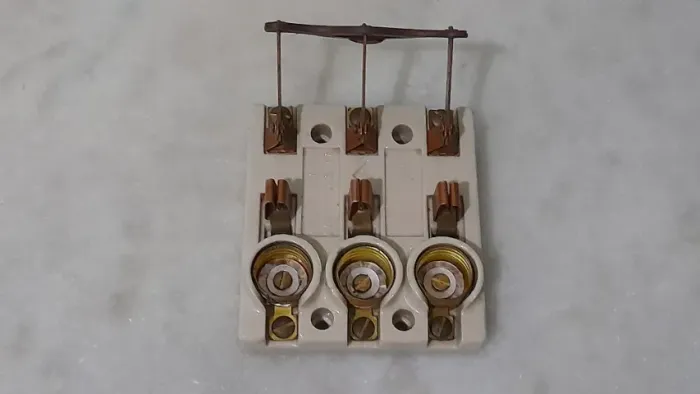 Chave Faca Antiga L&C Trifásica Fusível Rolha 30A 125V DNIG 2414