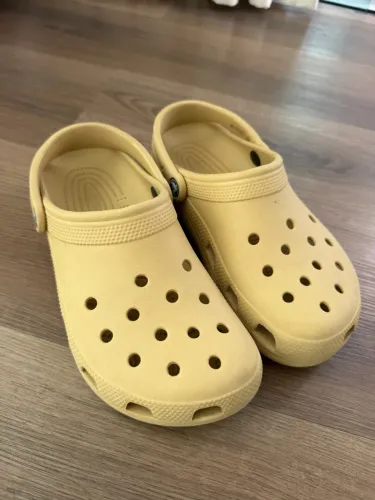 CROCS ORIGINAL NÚMERO 38