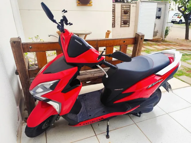 Honda Elite ZERADA! Apenas 420km, impecável!