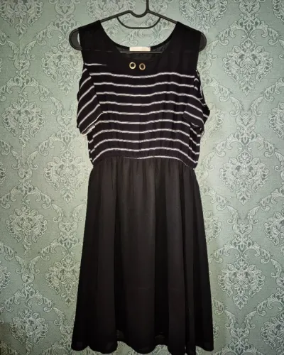 Vestido preto com listras - Usado