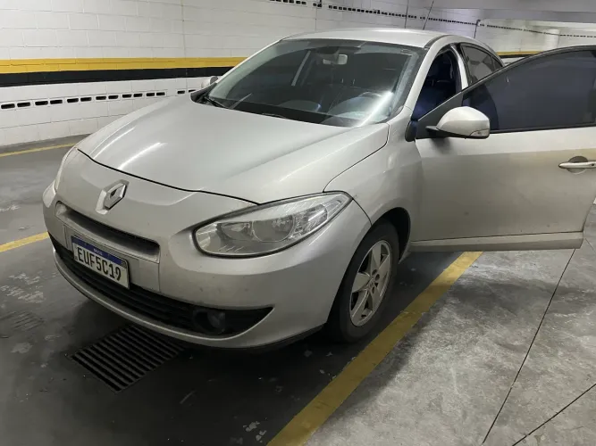 Renault Fluence Sed. Dynamique 2.0 16V Flex Aut. 2012