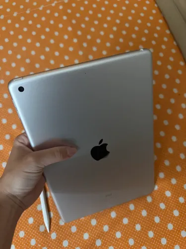 Vendo IPad 9 (sem marcas de uso)
