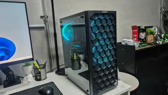 PC Gamer de Entrada | RX 580 8GB | Xeon 6C/12T | 16GB RAM | SSD NVMe + HD