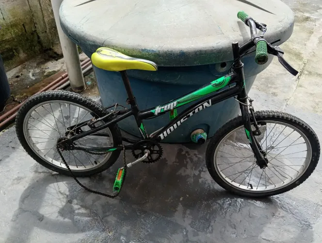 Vende-se um bicicleta infantil usada