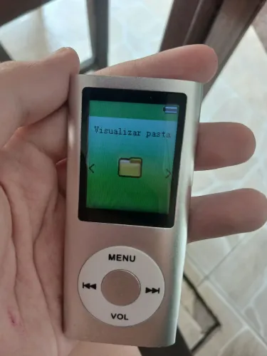 Mp3 com fone e cabo de carregador