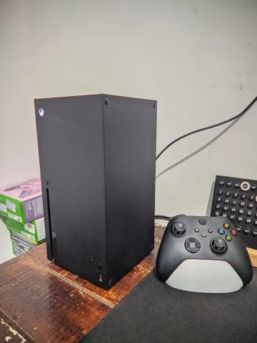 Vendo ou Troco Xbox Séries X 1Tb