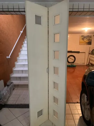 Porta Camarão Branca de Madeira Maciça Usada Sem Batente