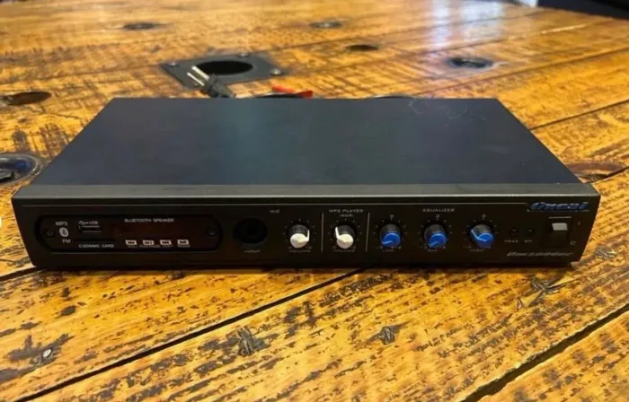 amplificador som ambiente om-2000ec usb/sd/fm - oneal cor preto bivolt