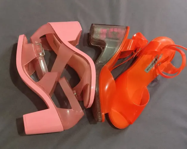 Kit 2 Sandálias Femininas Salto Grosso em Gel - Rosa e Laranja - Ótimo Estado