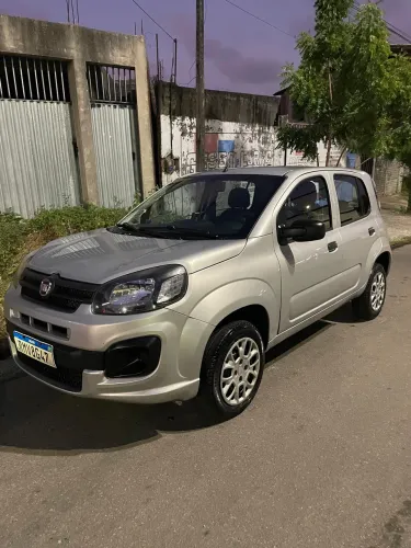 Fiat Uno Attractive 1.0 EVO Fire Flex 8V 5P 2021