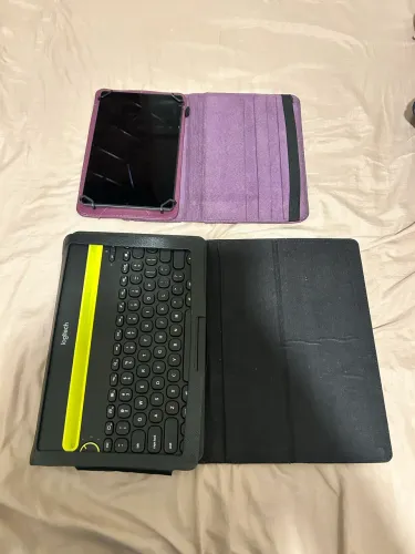 TABLET LENOVO + TECLADO LOGITECH 