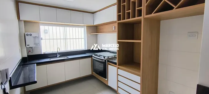ALUGO APARTAMENTO IMPECÁVEL COM 3 QUARTOS SENDO 1 SUÍTE, 2 AMPLAS SALAS MOBILIAD