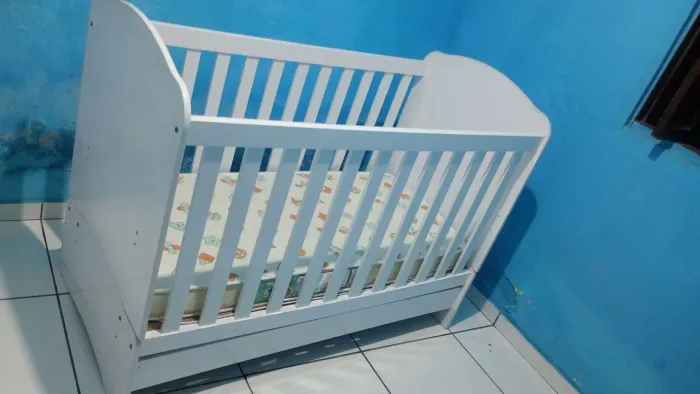 Vende-se Berço com Colchão