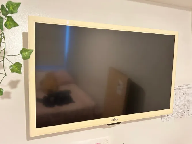 Tv Philco 32 polegadas com defeito/quebrada