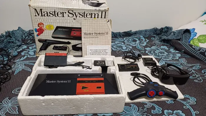 Master System II + acessórios.