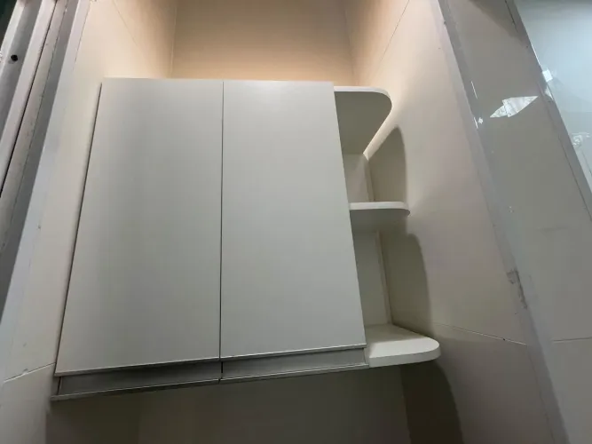 Armário aéreo para banheiro