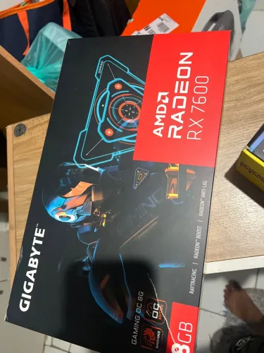 Rx 7600 gigabyte triplo fans