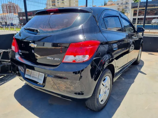Chevrolet Onix JOY Hatch 1.0 8V Flex Mec. 4P 2017