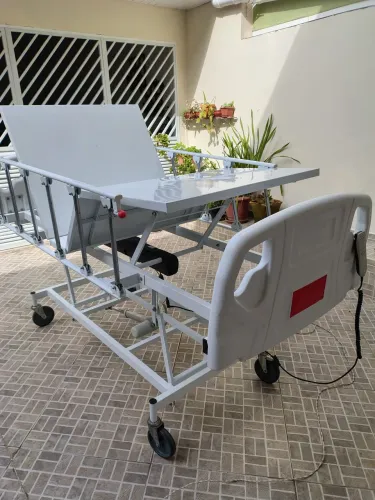 Cama eletrica hospitalar c/elevação total c paciente entrego 