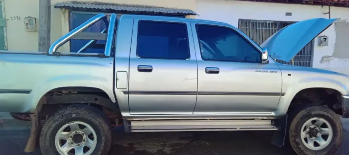 Toyota Hilux CD SRV 4X2 3.0 8V 90cv Diesel 2004