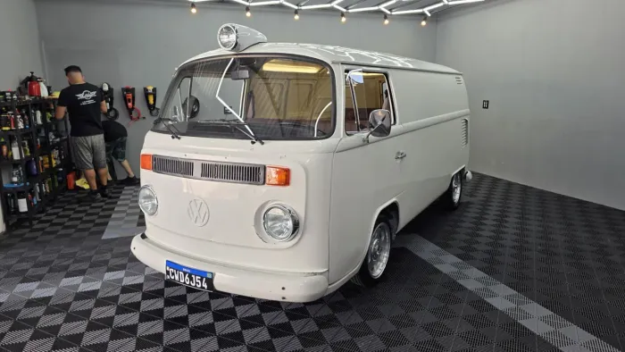 Volkswagen Kombi Standard/ Luxo/ Serie Prata 1979