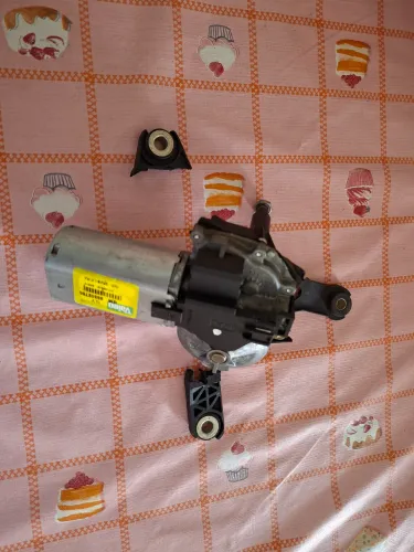 Motor limpador de parabrisa traseiro Zafira.